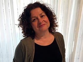 צביה לוקס-פסיכותרפיסטית, מטפלת באמנות, מדריכה - מטפלים מומלצים  בבנימינה/ זכרון יעקב