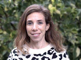 רותם שגיא-עובדת סוציאלית MSW ומתמחה בפסיכותרפיה - טיפול במתבגרים  שרון