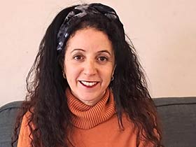 רחלי גרינברגר-מטפלת בהבעה ויצירה בהתמחות תנועה ופסיכותרפיסטית אינטגרטיבית-מטפלים בפוסט טראומה באזור השפלה
