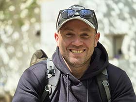 שון שוורץ-עובד סוציאלי קליני ופסיכותרפיסט-מטפלים בפוסט טראומה באבן יהודה