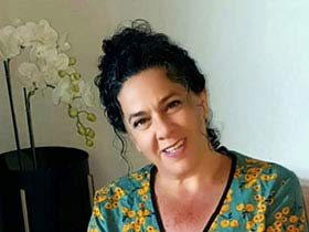 שירי מיכאלסון-מדריכה ומטפלת פרטנית, זוגית, מינית ומשפחתית מוסמכת-טיפול בהבעה ויצירה באזור הדרום