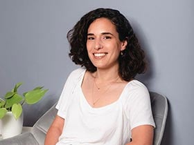 שירן סידנר-פסיכולוגית קלינית  - מטפלים לקהילה הגאה  תל אביב