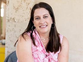 שרון כהן קרפ-עובדת סוציאלית קלינית, מטפלת זוגית ומשפחתית - מטפלים לקהילה הגאה  דרום
