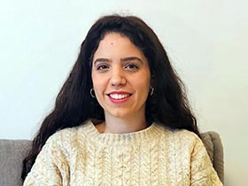 שרית דלויה-פסיכולוגית קלינית בהתמחות-מטפלים לקהילה הגאה באונליין